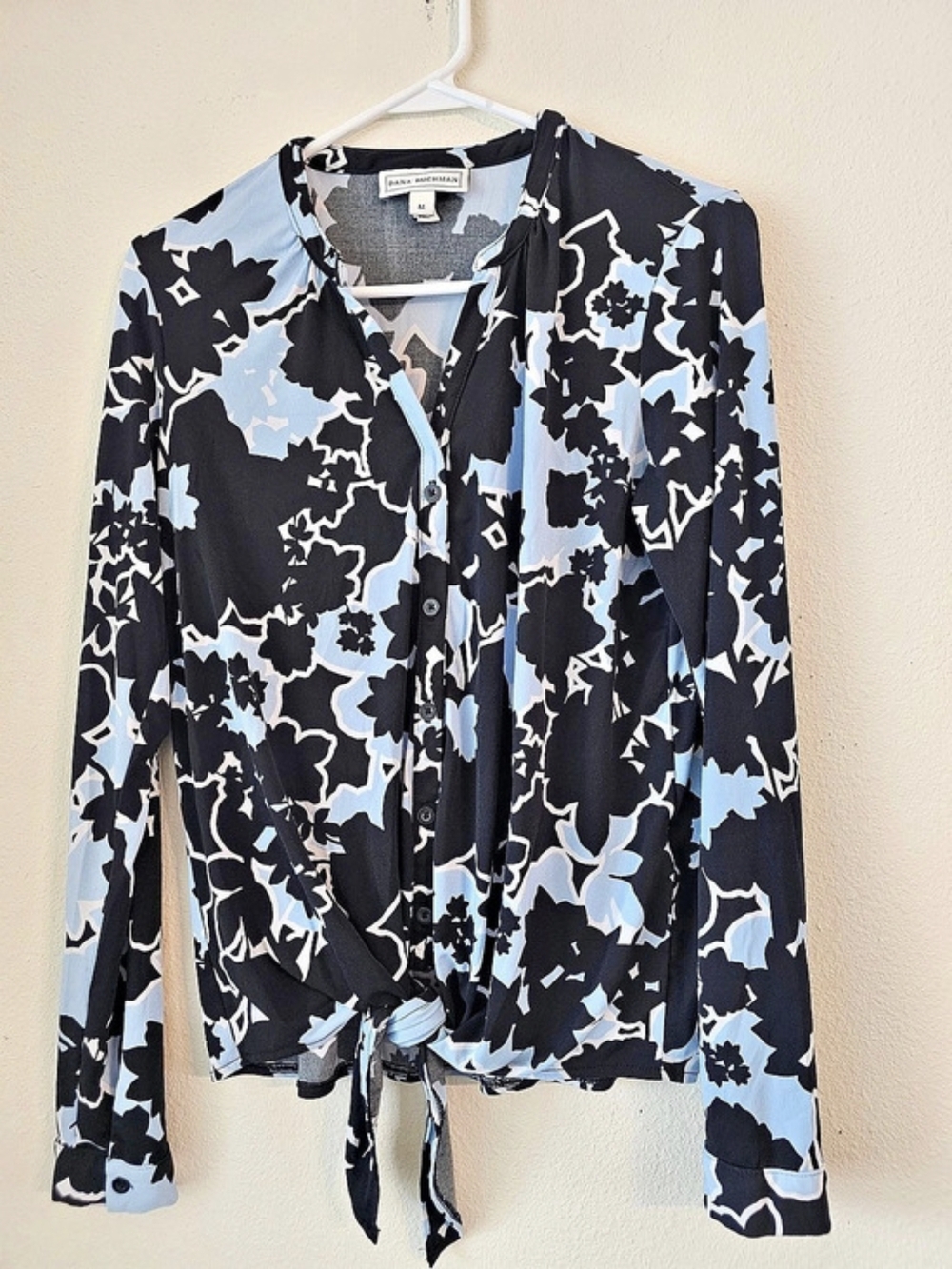 DANA BUCHMAN Floral Tie-Front Blouse in Black & Blue Size Medium